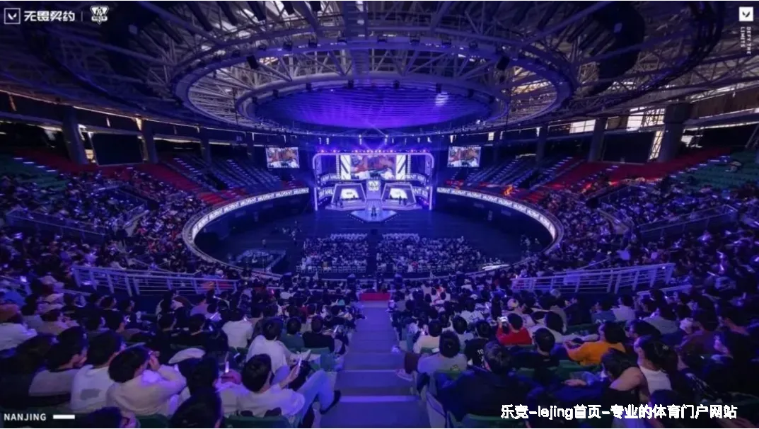 锁定屏幕，见证每一秒的心跳！📺 实时直播，与千万球迷同频共振！